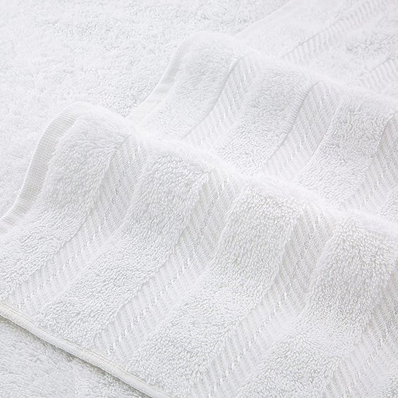 Bath Sheet vs. Bath Towel: What’s the Difference? - The Sleep Judge